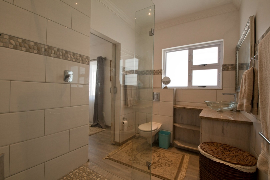 4 Bedroom Property for Sale in Outeniqua Strand Western Cape